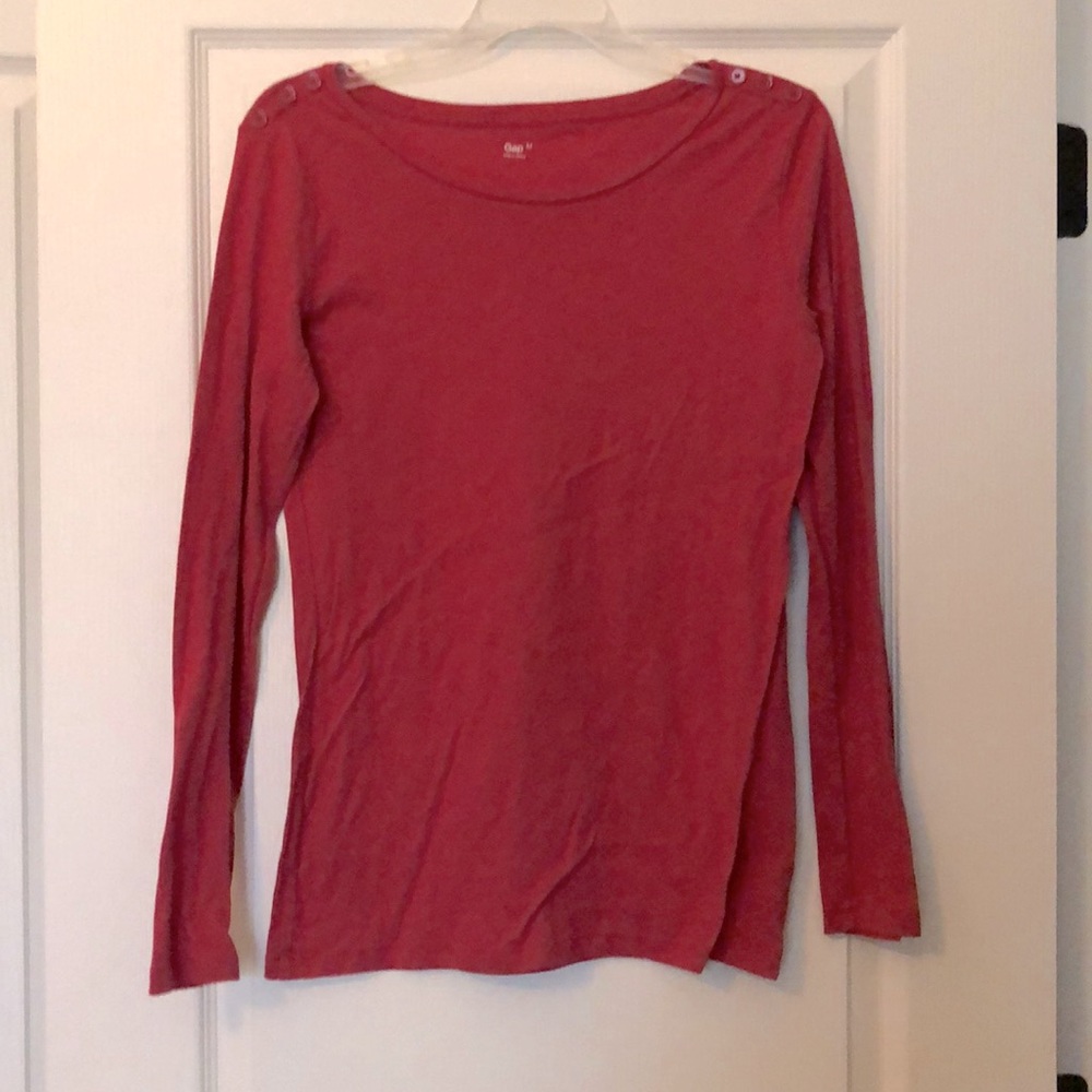 Soft knit Gap long sleeve shirt